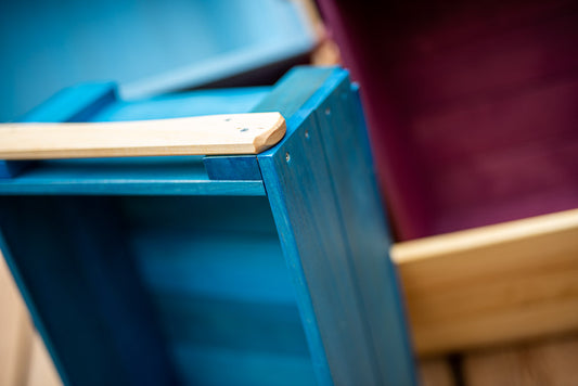 Detailaufnahme Kiste aus Pappelholz.