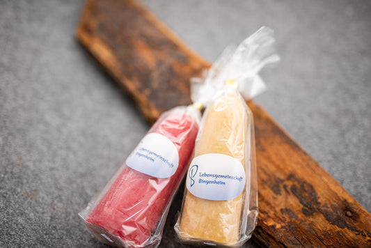 Adventskerze groß in verschiedenen Farben.