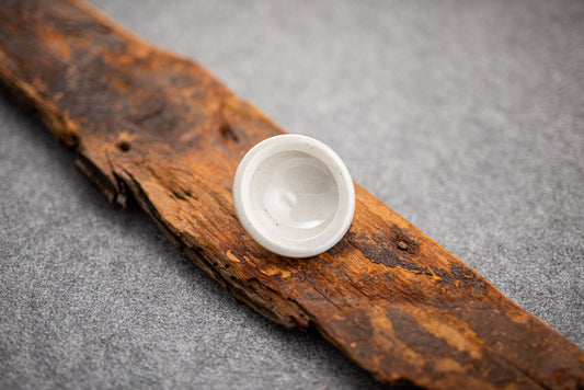 Detailaufnahme Eierbecher weiss.